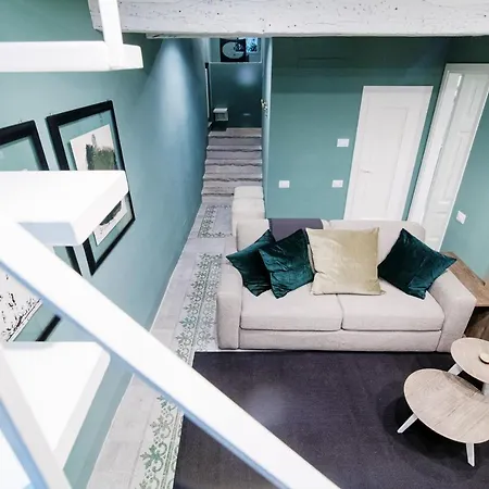 Maisonnette - The House Of Travelers *